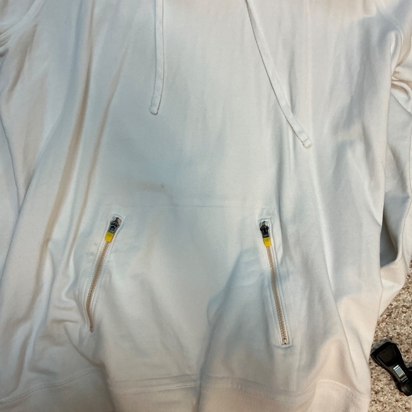 Long white sweater, GapBody size L/G. Has one pouch zipper - Picture 3 of 3